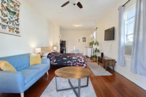 Fabulous Franklin studio steps from St Claude Ave